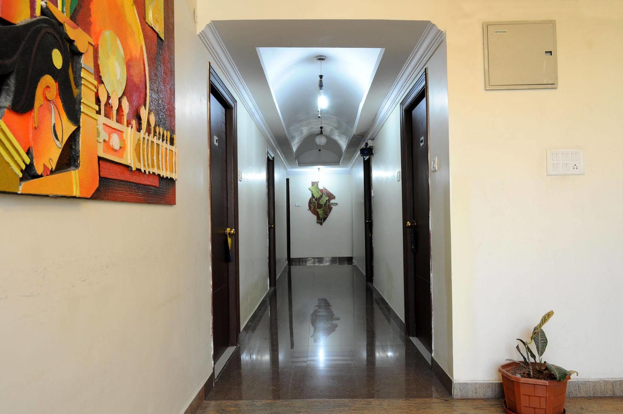 Oyo 17375 My Place Kondapur Hicc حيدر أباد المظهر الخارجي الصورة